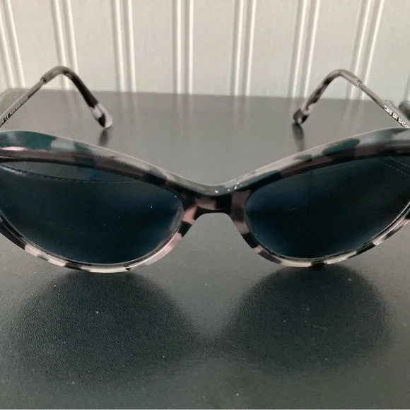 Sunglasses - Picture 3 of 4